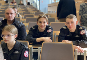 Uczniowie Karskiego na szkoleniu antyterrorystycznym