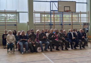 Uroczystość z okazji Święta Edukacji Narodowej w sali gimnastycznej liceum
