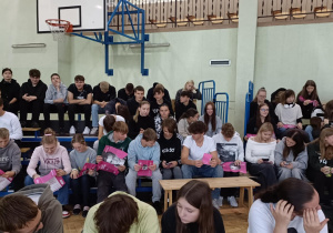 Spotkanie uczniów Karskiego z ambasadorką "Zwolnionych z Teorii"