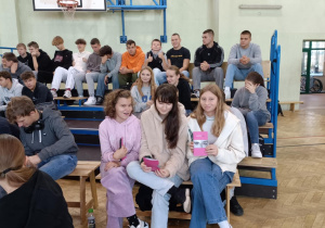Spotkanie uczniów Karskiego z ambasadorką "Zwolnionych z Teorii"