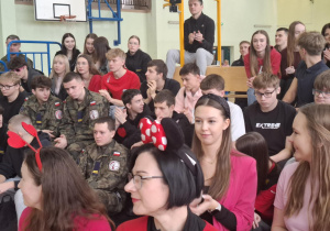 Apel podsumowujący I półrocze w Karskim. Walentynki.