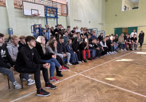 Spotkanie klas IV z p. komisarz Urszulą Ptasznik