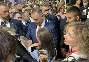 Uczniowie Karskiego na Kongresie Przyszłości Narodowej w łódzkim oddziale IPN