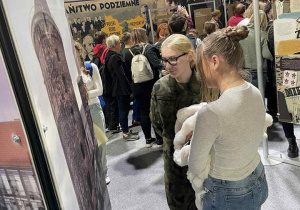 Uczniowie Karskiego na Kongresie Przyszłości Narodowej w łódzkim oddziale IPN