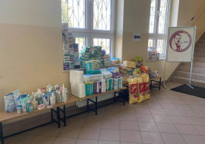 Dary żywnościowe i kosmetyczne dla fundacji Nasz Dom