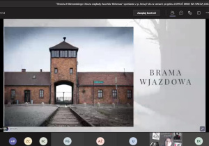 Brama wjazdowa do Oświęcimia.