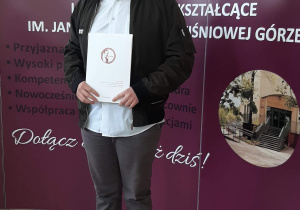 Absolwent szkoły.