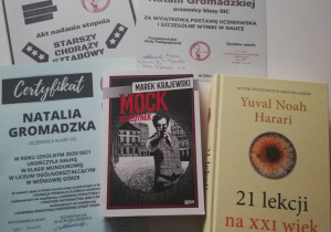 Dyplomy, nagrody książkowe, podziękowania.