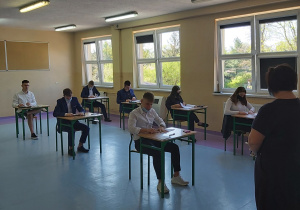 Maturzyści piszący poziom rozszerzony.