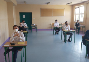 Maturzyści piszący poziom rozszerzony.
