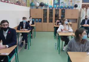 Maturzyści piszący poziom rozszerzony.