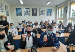 Uczniowie liceum w dniu rozpoczęcia roku szkolnego
