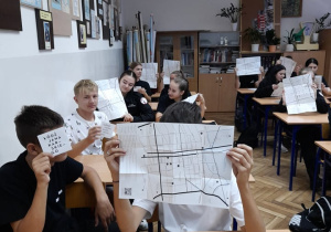 Uczniowie Ib podczas lekcji o patronie szkoły