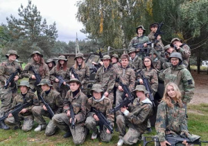 Uczniowie klasy IIb na poligonie