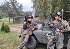 Uczniowie klasy IIb na poligonie