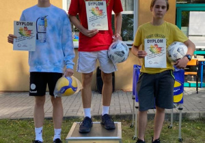 Zwycięzcy na podium.