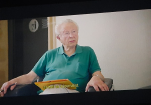 Uczniowie na premierze filmu „The Living Witnesses”