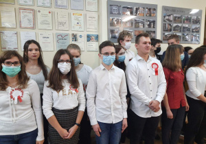 Karski śpiewa Mazurka Dąbrowskiego
