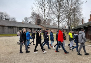 Młodzież Karskiego na wycieczce w Oświęcimiu