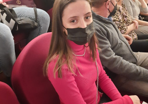 Uczniowie, rodzice i nauczyciele w Teatrze Wielkim w Łodzi.