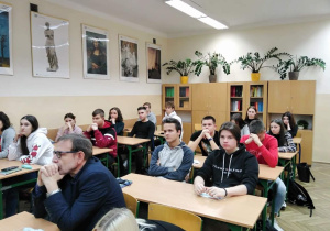Spotkanie uczniów klas II z policjantami
