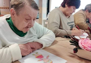 Warsztaty plastyczne mieszkańców DPS w Wiśniowej Górze