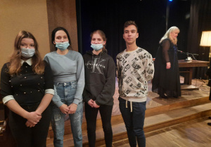 Uczniowie na koncercie pamięci C.K.Norwida