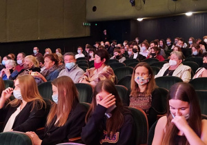 Młodzież klas I na Szalonych nożyczkach