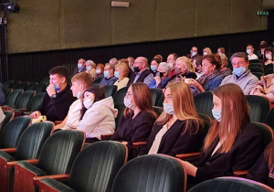 Młodzież klas I na Szalonych nożyczkach