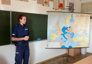 Spotkanie uczniów klas pierwszych z policją