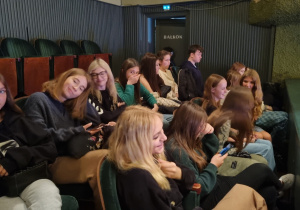 Klasy Ia, IIIa, IVa na "Szalonych nożyczkach" w Teatrze Powszechnym
