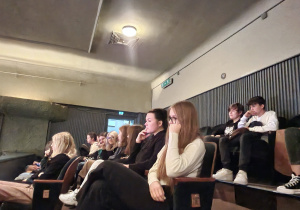 Klasy Ia, IIIa, IVa na "Szalonych nożyczkach" w Teatrze Powszechnym
