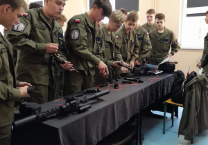 Zajęcia ze strzelectwa prowadzi instruktor PZS p. Adam Daragó