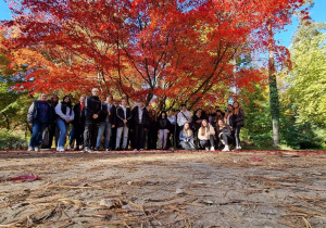 Uczniowie naszego liceum w otoczeniu przyrody. Arboretum w Rogowie