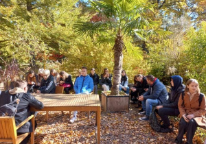 Uczniowie naszego liceum w otoczeniu przyrody. Arboretum w Rogowie