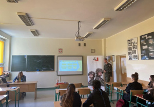 Spotkanie maturzystów z przedstawicielami Wojskowego Centrum Rekrutacji