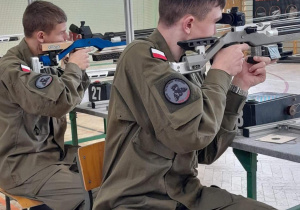 Zajęcia ze strzelectwa sportowego dla uczniów Karskiego