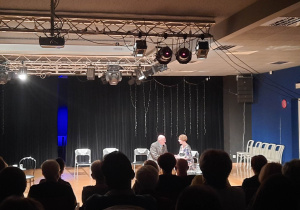 Humaniści Karskiego na spektaklu "Lekkomyślna siostra" w Domu Kultury 502
