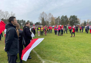 Marsz Patriotyczny Nordic Walking w Justynowie z udziałem uczniów Karskiego