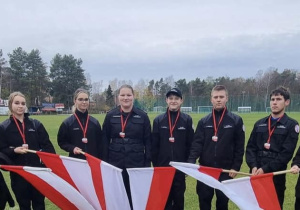 Marsz Patriotyczny Nordic Walking w Justynowie z udziałem uczniów Karskiego