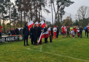 Marsz Patriotyczny Nordic Walking w Justynowie z udziałem uczniów Karskiego