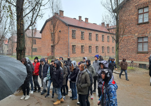 Uczniowie Karskiego w Państwowym Muzeum Auschwitz-Birkenau.