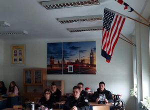 Maturzyści naukowo o św. Mikołaju