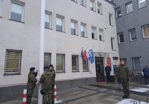 Uroczyste podniesienie flagi państwowej