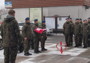 Uroczyste podniesienie flagi państwowej