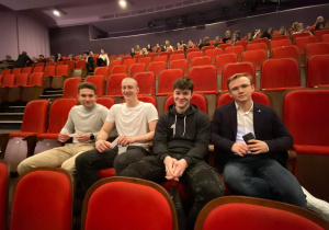 Klasa IIIc w Teatrze Muzycznym na spektaklu "Lalka"