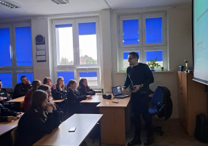 Pełnomocnik Dziekana Wydziału Filozoficzno - Historycznego UŁ z wizytą w Karskim