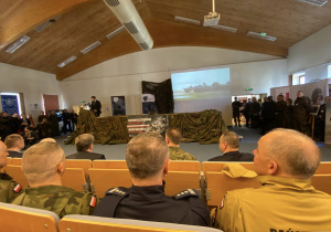 Uczniowie Karskiego w Wojskowych Targach Służby i Pracy