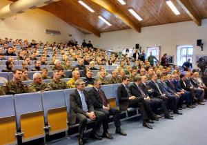 Uczniowie Karskiego w Wojskowych Targach Służby i Pracy