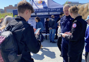 Uczniowie Karskiego na Festiwalu Zawodów Mundurowych